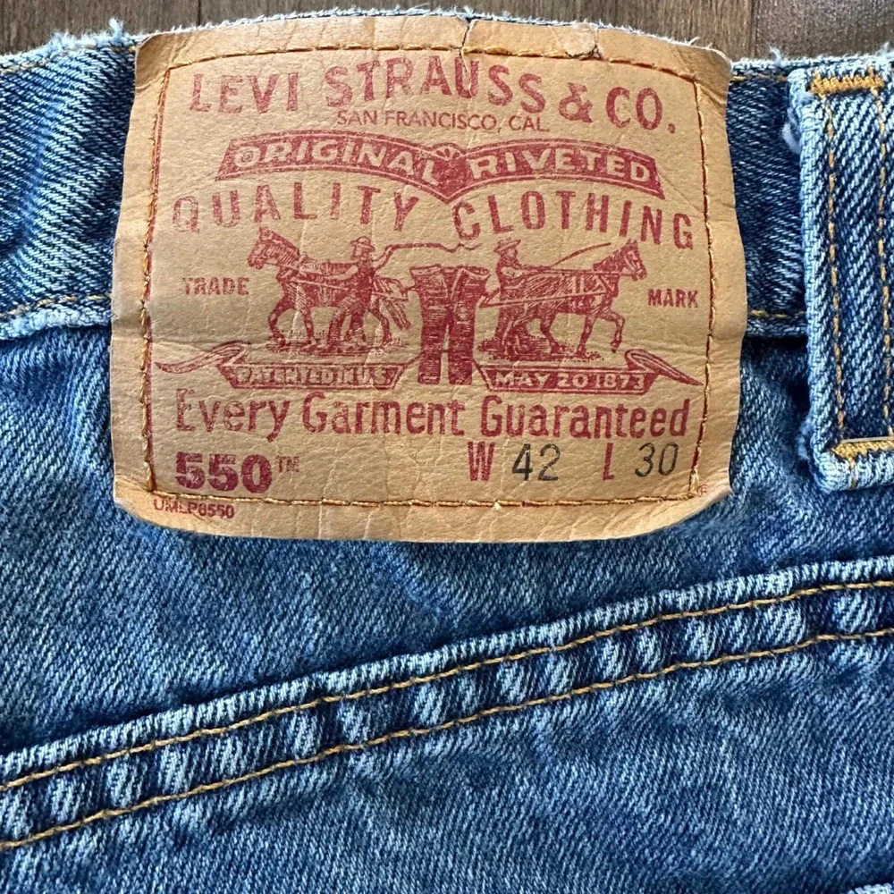 Vintage Y2K Mens Levis‎ 550 Relaxed Fit Med Wash Made in Canada 42X30